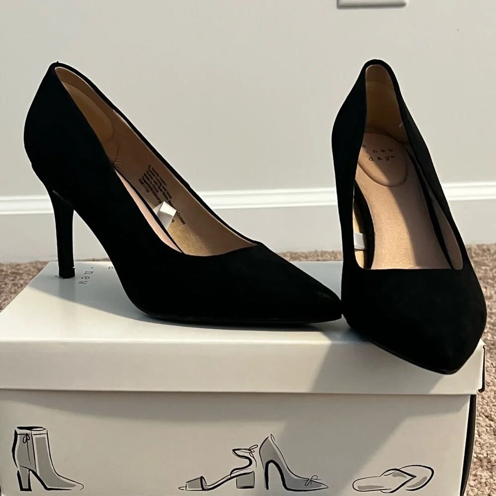 Women’s Black Heels - Picture 1 of 1